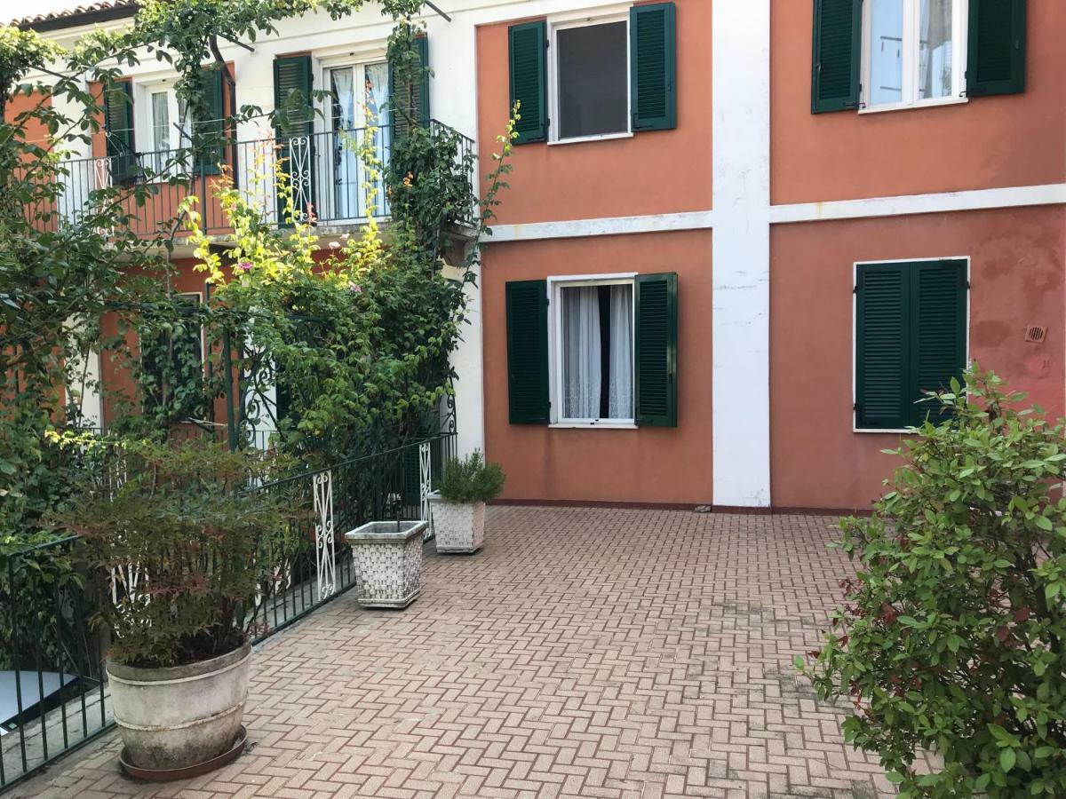 Bed & Roses “Gege” Apartment La Morra Exterior photo